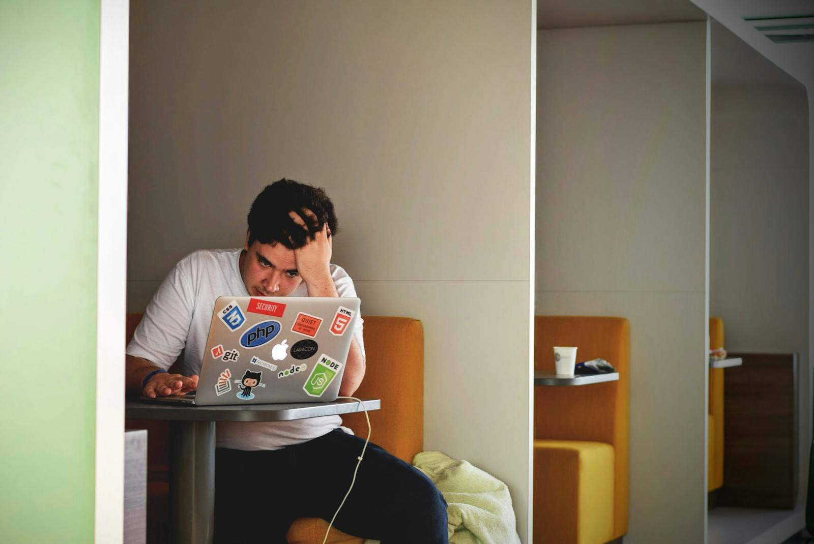 Learning to Code Without AI: Why Struggle Builds Strong Programming Skills